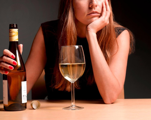 Анонимное лечение женского алкоголизма в Сысерти